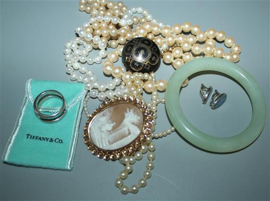 Gold pendant & chain, cameo, Tiffany ring etc